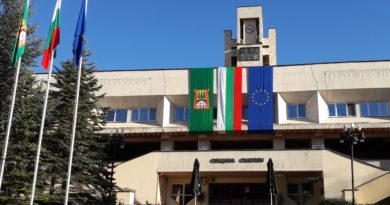СТАРТИРА ПРОЕКТ ЗА ПОДКРЕПА ЗА УЧЕНИЦИ С ТАЛАНТИ В ОБЩИНА СМОЛЯН СТАРТИРА ПРОЕКТ ЗА ПОДКРЕПА ЗА УЧЕНИЦИ С ТАЛАНТИ В ОБЩИНА СМОЛЯН