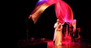 Държавен куклен театър – Бургас гостува на 23 март със спектакъла „Вкус на хилядолетно тесто“ Държавен куклен театър – Бургас гостува на 23 март със спектакъла „Вкус на хилядолетно тесто“