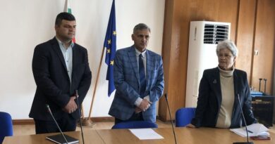 Даниел Делибашев встъпи в длъжност като заместник областен управител на област Смолян Даниел Делибашев встъпи в длъжност като заместник областен управител на област Смолян