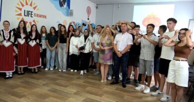 В Мадан официално отвори врати първият младежки център в града В Мадан официално отвори врати първият младежки център в града