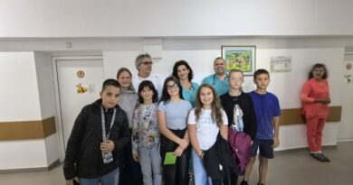 „От дете за дете“ – шестокласници с благороден жест към малките пациенти на МБАЛ – Смолян „От дете за дете“ – шестокласници с благороден жест към малките пациенти на МБАЛ – Смолян