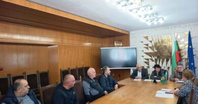 Общината и таксиметровите превозвачи се договориха за цените на услугите за следващата година Общината и таксиметровите превозвачи се договориха за цените на услугите за следващата година